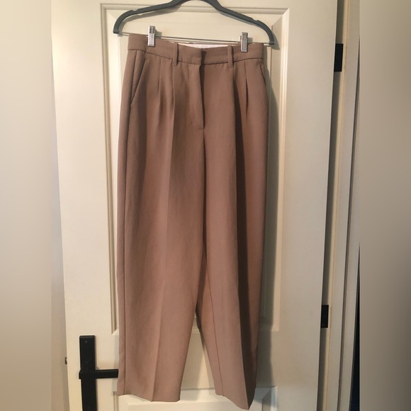 Aritzia - Wilfred Carrot Pant - size 6 - Picture 6 of 7
